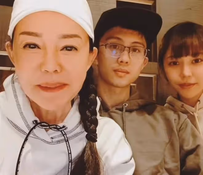 狄鶯兒子宣布分手,大9歲女友稱不想再當媽!曾出軌網紅致懷孕