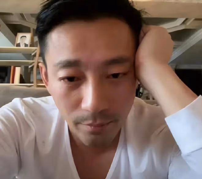 汪小菲給女星直播間狂刷禮物,女方現身回應戀情傳聞,稱很尷尬