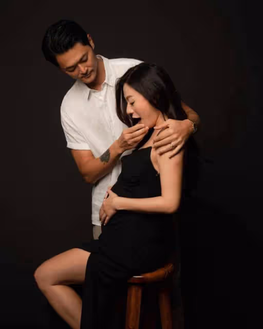 曹雲金前女友臨盆在即,穿弔帶秀豐滿身材,被富商老公親吻太甜蜜