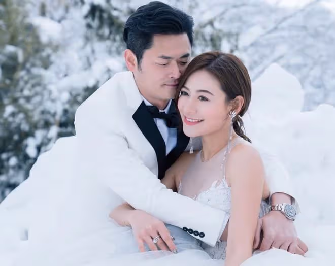 曹雲金前女友臨盆在即,穿弔帶秀豐滿身材,被富商老公親吻太甜蜜