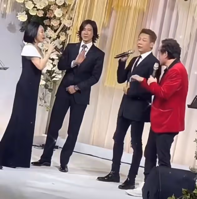 王力宏與陶喆現身婚禮獻唱,留長發顯油膩,網友嘲2人都是出軌男