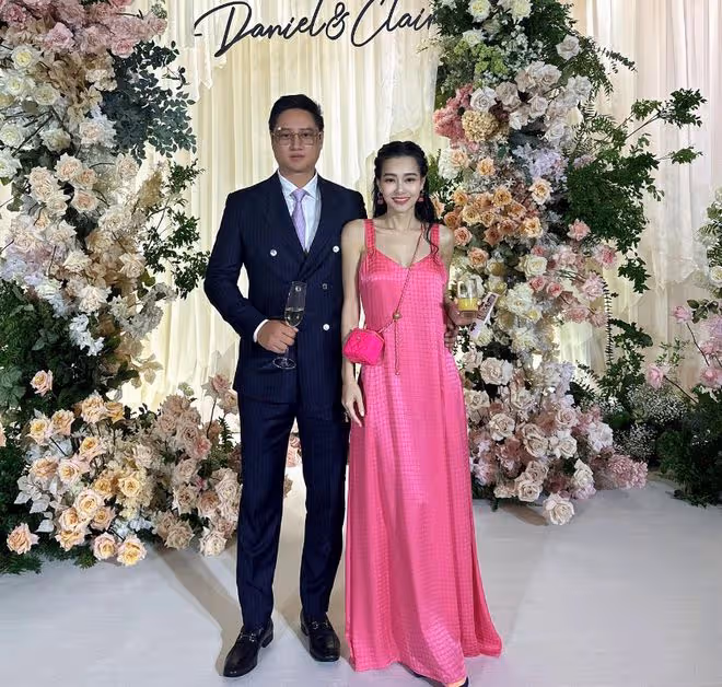 王力宏與陶喆現身婚禮獻唱,留長發顯油膩,網友嘲2人都是出軌男