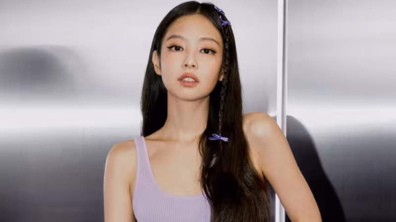 BLACKPINK JENNIE活動中表現有點拘謹，遭網友吐槽：不自信太小氣