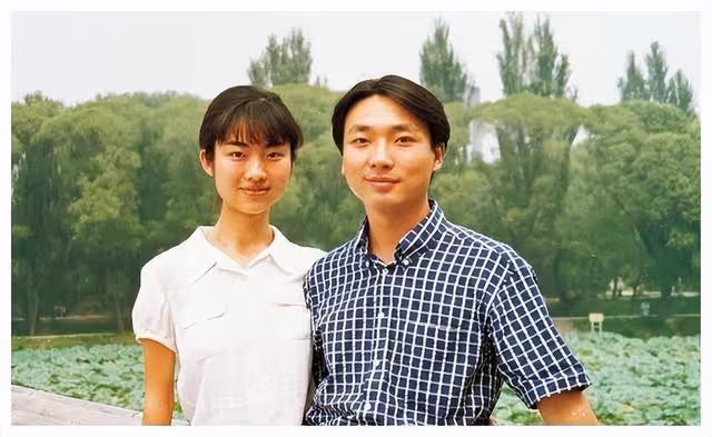 兩位最熟悉的著名央視主持人,原來是夫妻關係,隱藏的太深了!