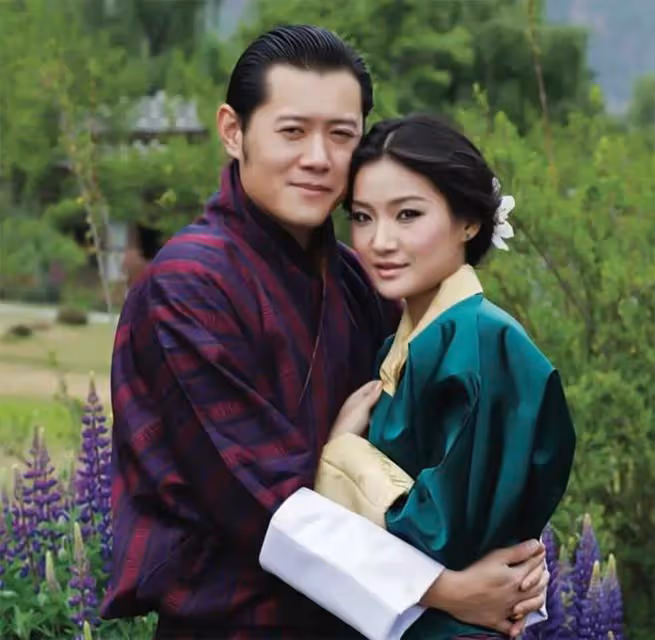 7歲定下婚約,卻掉入設置好的陷阱,不丹王后佩瑪比黛安娜更冷靜