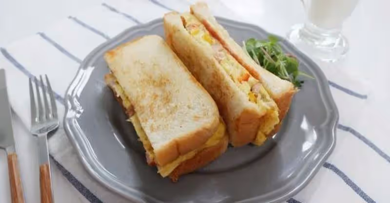 簡單美食之《雞蛋小吐司》回憶起小時候街邊小吃的味道~