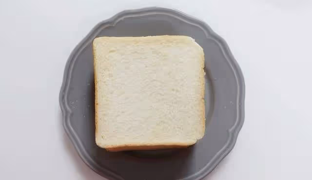 簡單美食之《雞蛋小吐司》回憶起小時候街邊小吃的味道~