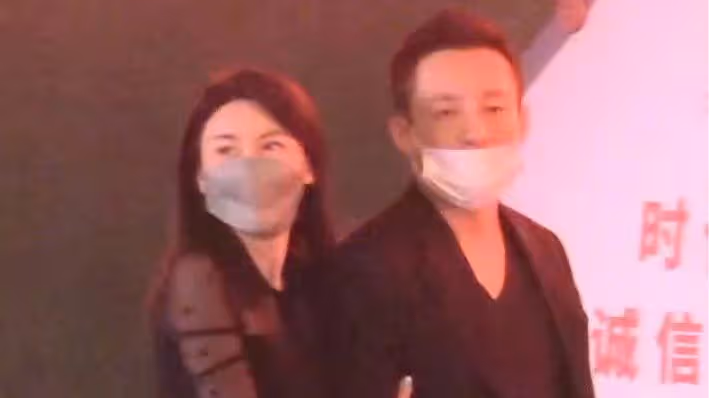 汪小菲牽美女逛街疑新戀情曝光，張穎穎回應曝其花心，深情巨嬰