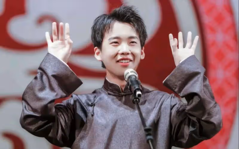 郭德綱談倆兒又被批偏心!帶8歲幼子定居天津,疑將德雲社傳給他