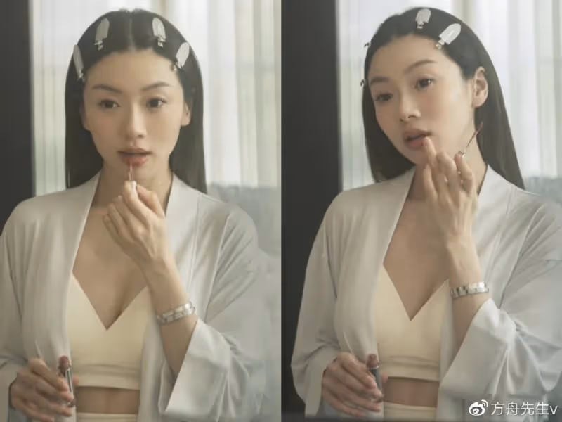 程曉玥自曝產後身材,因哺乳胸口冒青筋,妊娠線贅肉頸紋一樣不少