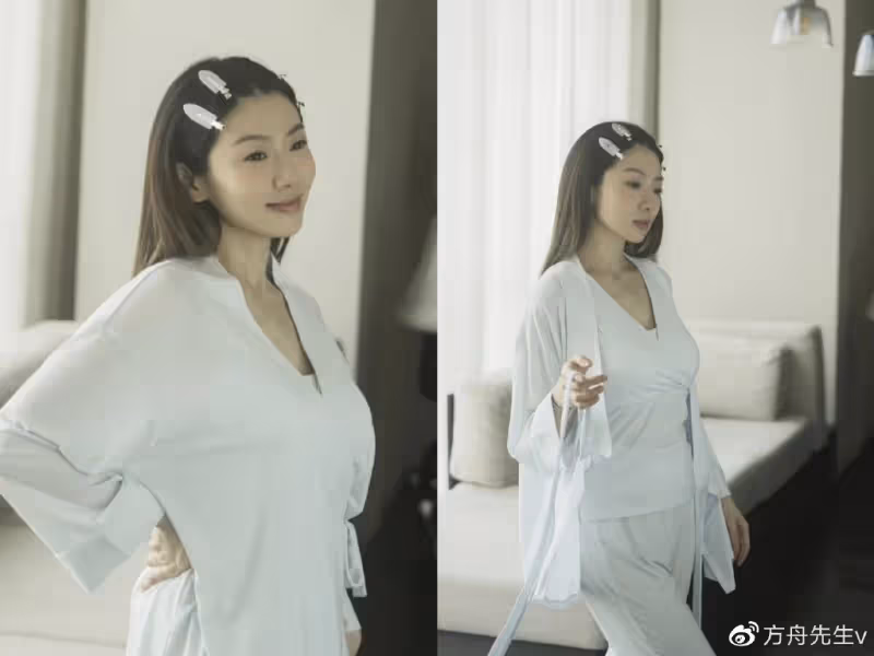 程曉玥自曝產後身材,因哺乳胸口冒青筋,妊娠線贅肉頸紋一樣不少