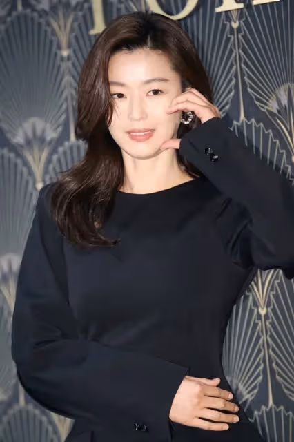 與宋慧喬同齡，42歲全智賢，出席活動狀態良好，她怎麼不會變老？