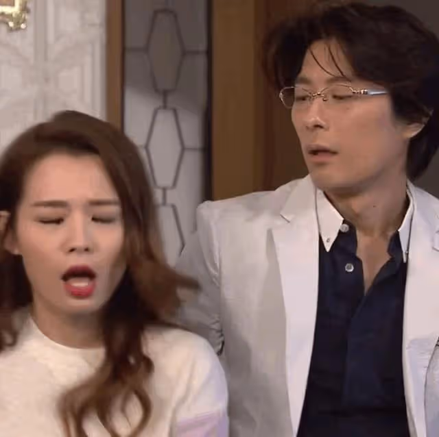 秘婚？TVB小生現身內地擺攤賣魚蛋，左手戴婚戒引關注感情狀態