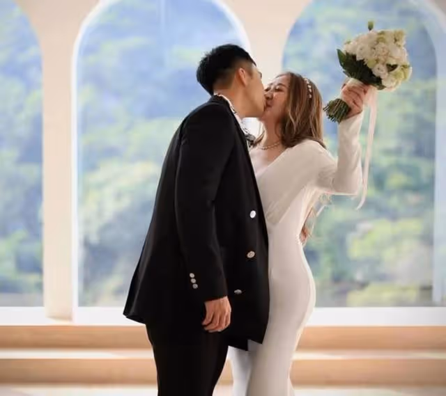 講心不講金!TVB小生婚後被嘲軟飯男,富貴太太發文力挺公開示愛