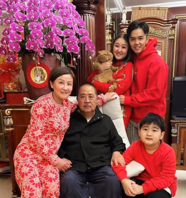 講心不講金!TVB小生婚後被嘲軟飯男,富貴太太發文力挺公開示愛