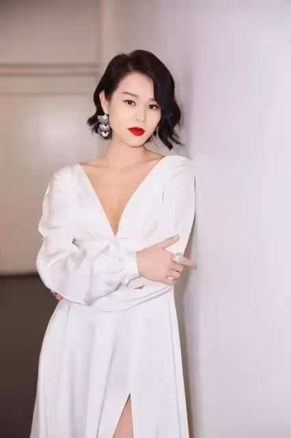 TVB前當家花旦生完三胎,身材不走樣狀態大勇,透露有意回巢合作