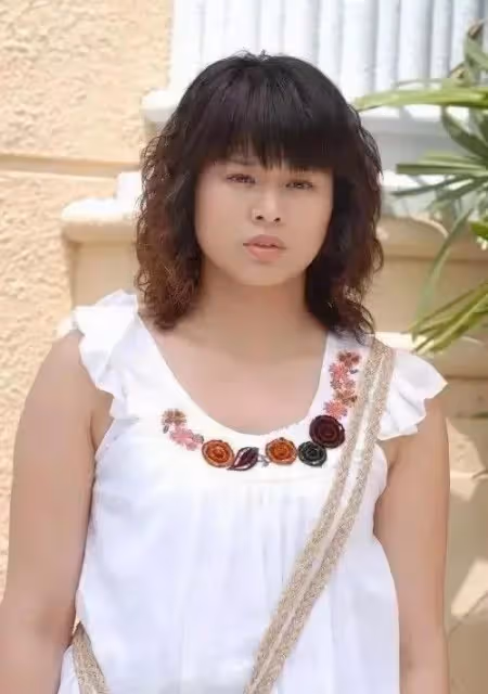 TVB前當家花旦生完三胎,身材不走樣狀態大勇,透露有意回巢合作