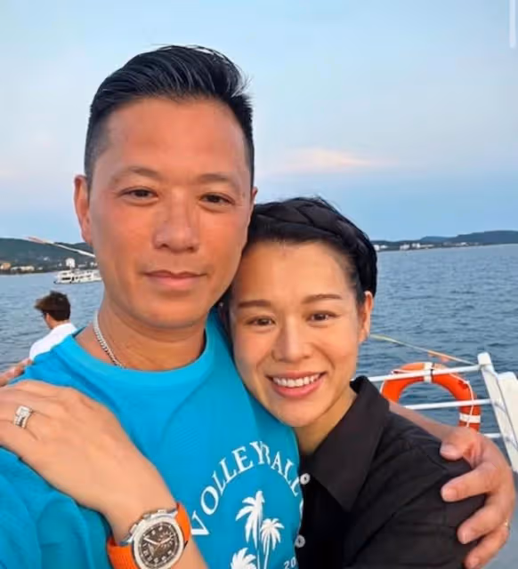 富貴!TVB前知名女星內地賺得盆滿缽滿,戴百萬名表與老公游世界