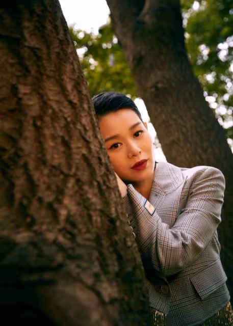富貴！TVB前知名女星內地賺得盆滿缽滿，戴百萬名表與老公游世界