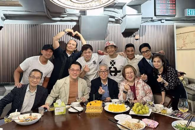 杜德偉兄弟罕同框!差4歲卻像雙胞胎,哥哥息影后成金牌健身教練