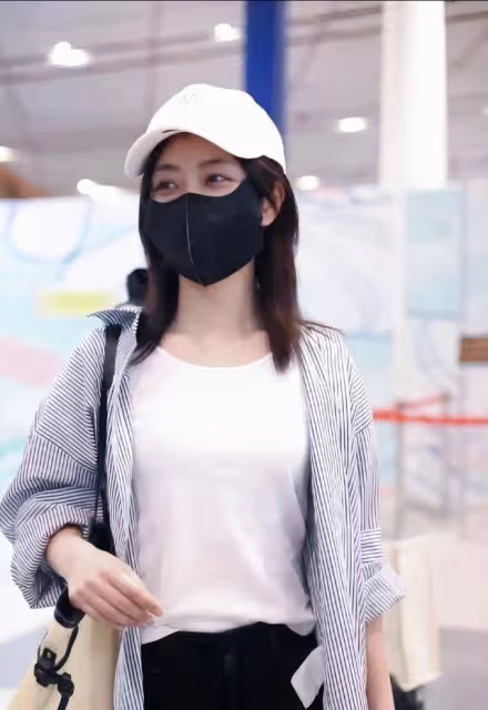 譚松韻帽子篇 : 她無論是戴著什麼帽子,都讓人愛不釋手!