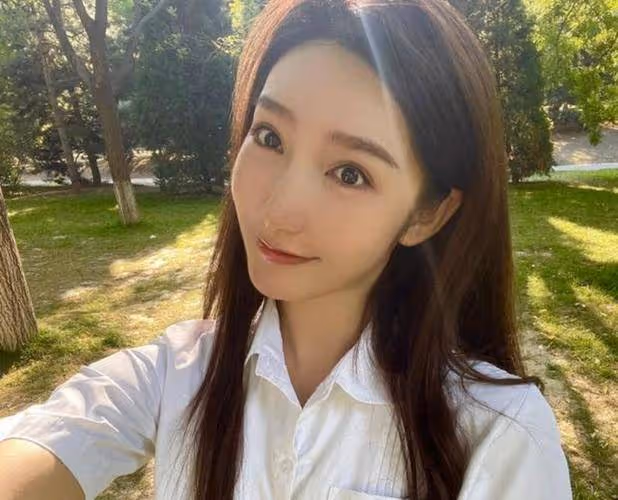 都美竹近照未修圖毫無女神氣質,網友:某人究竟看上她的什麼了?