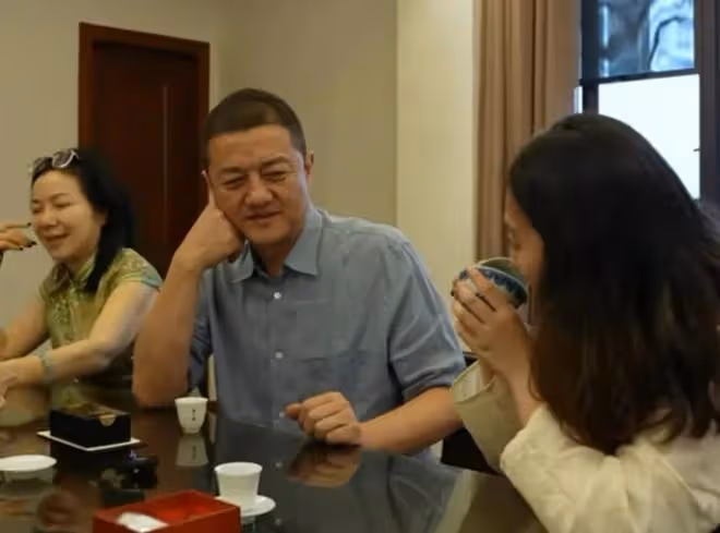 李亞鵬:請對我尊重點,要老闆娘拿最貴的茶葉喝,卻被男主人拒絕