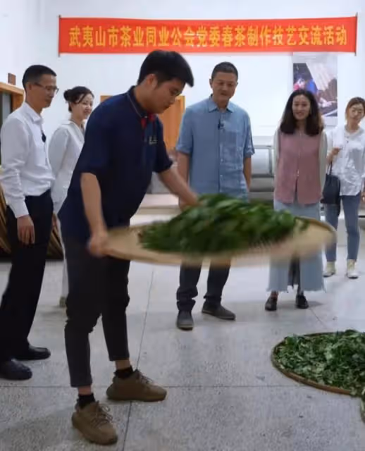 李亞鵬:請對我尊重點,要老闆娘拿最貴的茶葉喝,卻被男主人拒絕