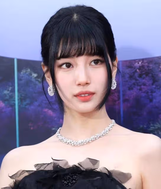韓國百想大賞紅毯：湯唯胖一圈，宋慧喬范兒足，IU秀智初戀臉絕美