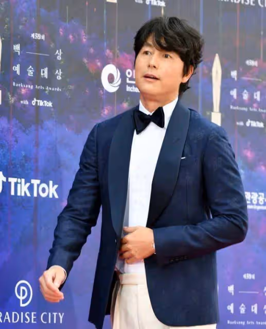 韓國百想大賞紅毯：湯唯胖一圈，宋慧喬范兒足，IU秀智初戀臉絕美