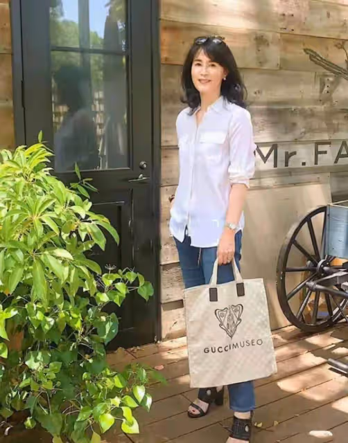 優雅到骨子裡的女人，很少穿褲子+運動鞋，裙子+尖頭鞋更時髦氣質