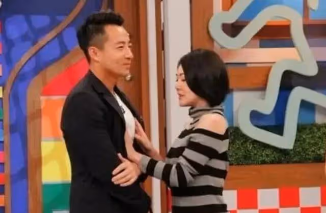 這一幕終於上演了,具俊曄錄製《小姐不熙娣》,現場與小S熱舞