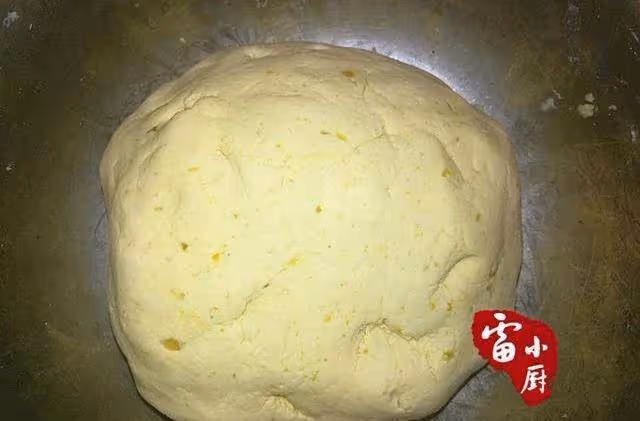 紅薯又一新的吃法,煎成餅,又香又糯,操作也簡單~