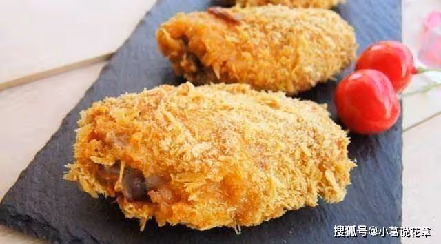 雞翅中人人都愛啃,香酥咖喱雞翅更是誘人,香辣蓮藕排骨,超贊~