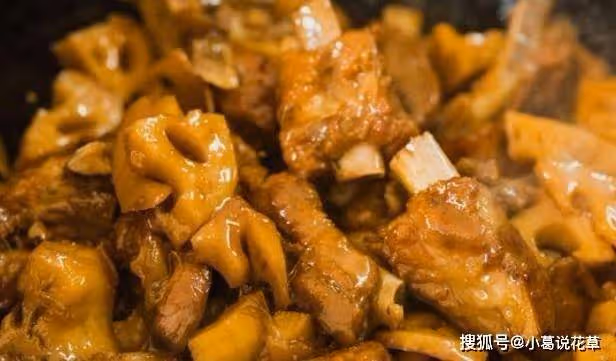 雞翅中人人都愛啃,香酥咖喱雞翅更是誘人,香辣蓮藕排骨,超贊~