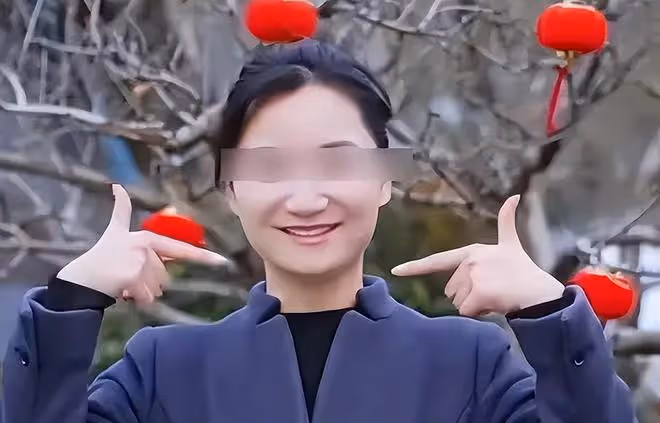 事件升級!「霸女」唐沙沙道歉,業主拆墩子遭網暴,車位成打卡地