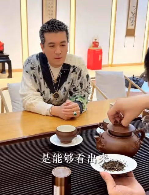 李亞鵬參觀武夷山大紅包樹被人鄙視,當地茶農:不懂就不要瞎介紹