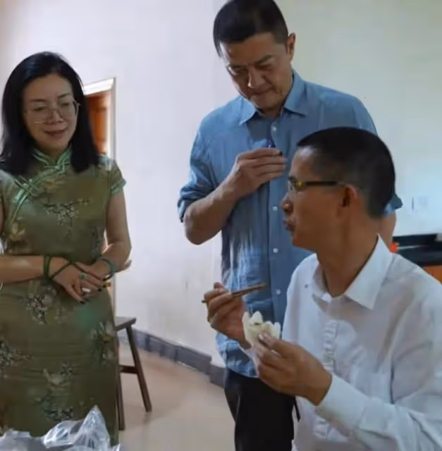李亞鵬參觀武夷山大紅包樹被人鄙視,當地茶農:不懂就不要瞎介紹