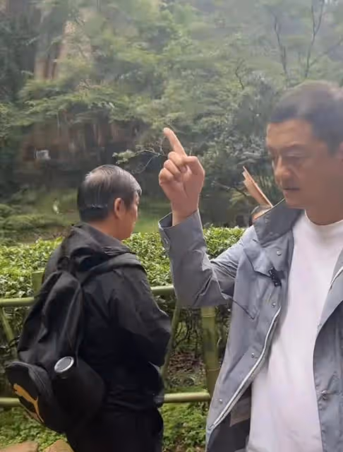 李亞鵬參觀武夷山大紅包樹被人鄙視,當地茶農:不懂就不要瞎介紹