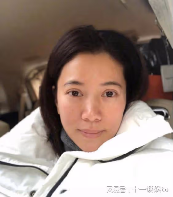 袁詠儀逛愛馬仕被偶遇,身材高挑氣質出眾,素顏露面狀態獲贊