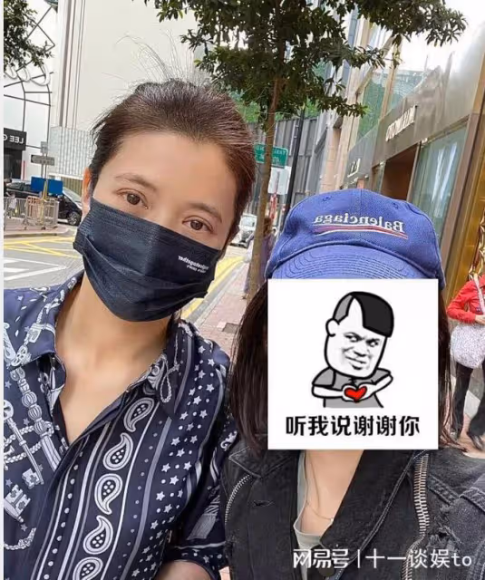 袁詠儀逛愛馬仕被偶遇,身材高挑氣質出眾,素顏露面狀態獲贊