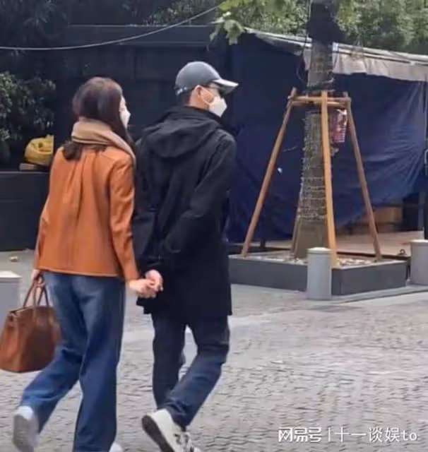袁詠儀逛愛馬仕被偶遇，身材高挑氣質出眾，素顏露面狀態獲贊