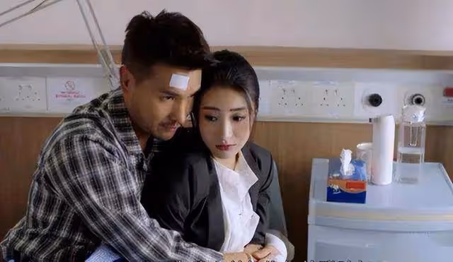TVB視帝為妻子挑選透視裝出席晚宴,若隱若現展現神秘美感