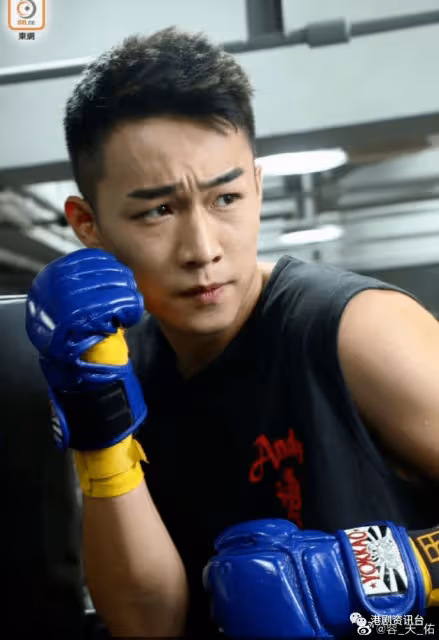 與圈外女友甜蜜放閃!入行12年TVB小鮮肉要上位?