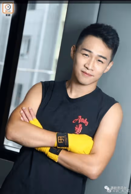 與圈外女友甜蜜放閃!入行12年TVB小鮮肉要上位?