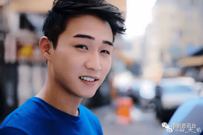與圈外女友甜蜜放閃!入行12年TVB小鮮肉要上位?