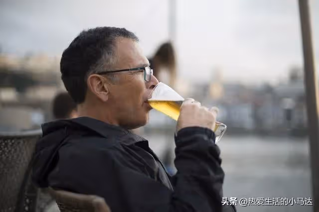 陪父親去了3次醫院,我從擔心到憤怒後,才發現他的病並不是病