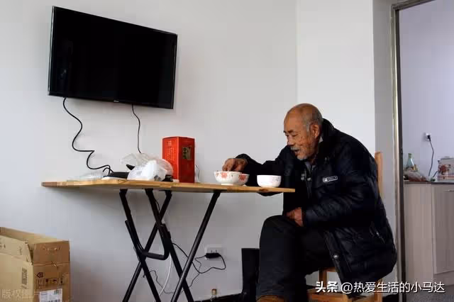 陪父親去了3次醫院，我從擔心到憤怒後，才發現他的病並不是病