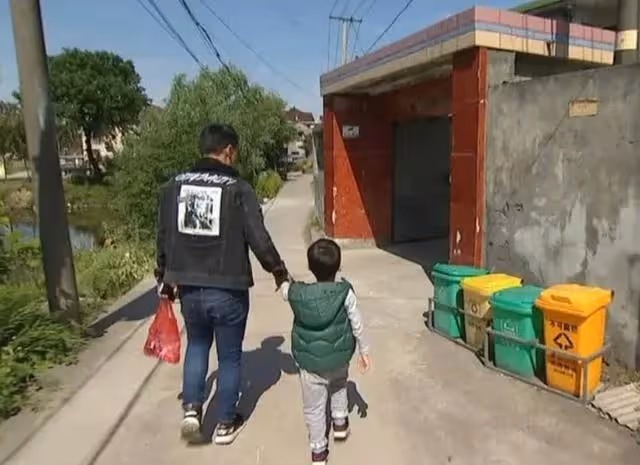 侄子在我家吃住6年,兒子結婚收到他隨禮,讓我看懂了人性
