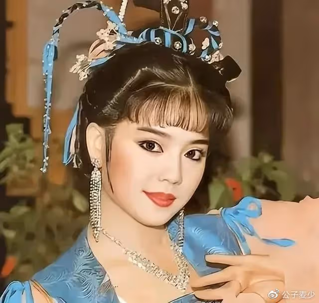 母乳喂養到12歲,同床共枕到15歲 ,這對明星母子叫人大開眼界